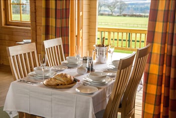 Stable Lodge - Cabins & lodges with Pet Rooms in Glasgow